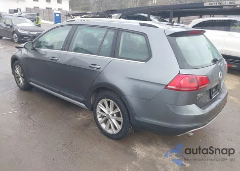 2017 Volkswagen Golf Alltrack z USA, uszkodzony, nr VIN 3VWH17AU0HM520750